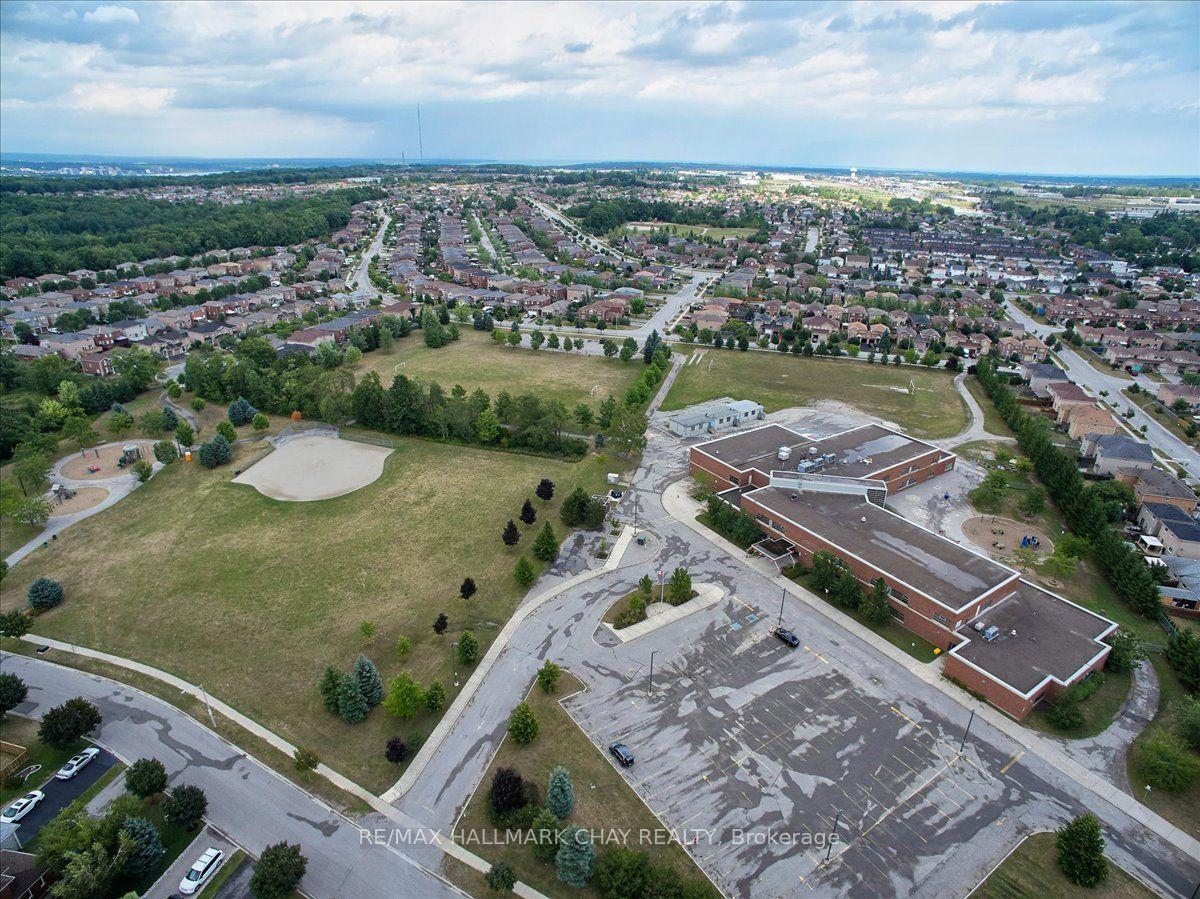 Photo 42 of 18 Bear Creek Drive, Barrie, Holly — HOMEH