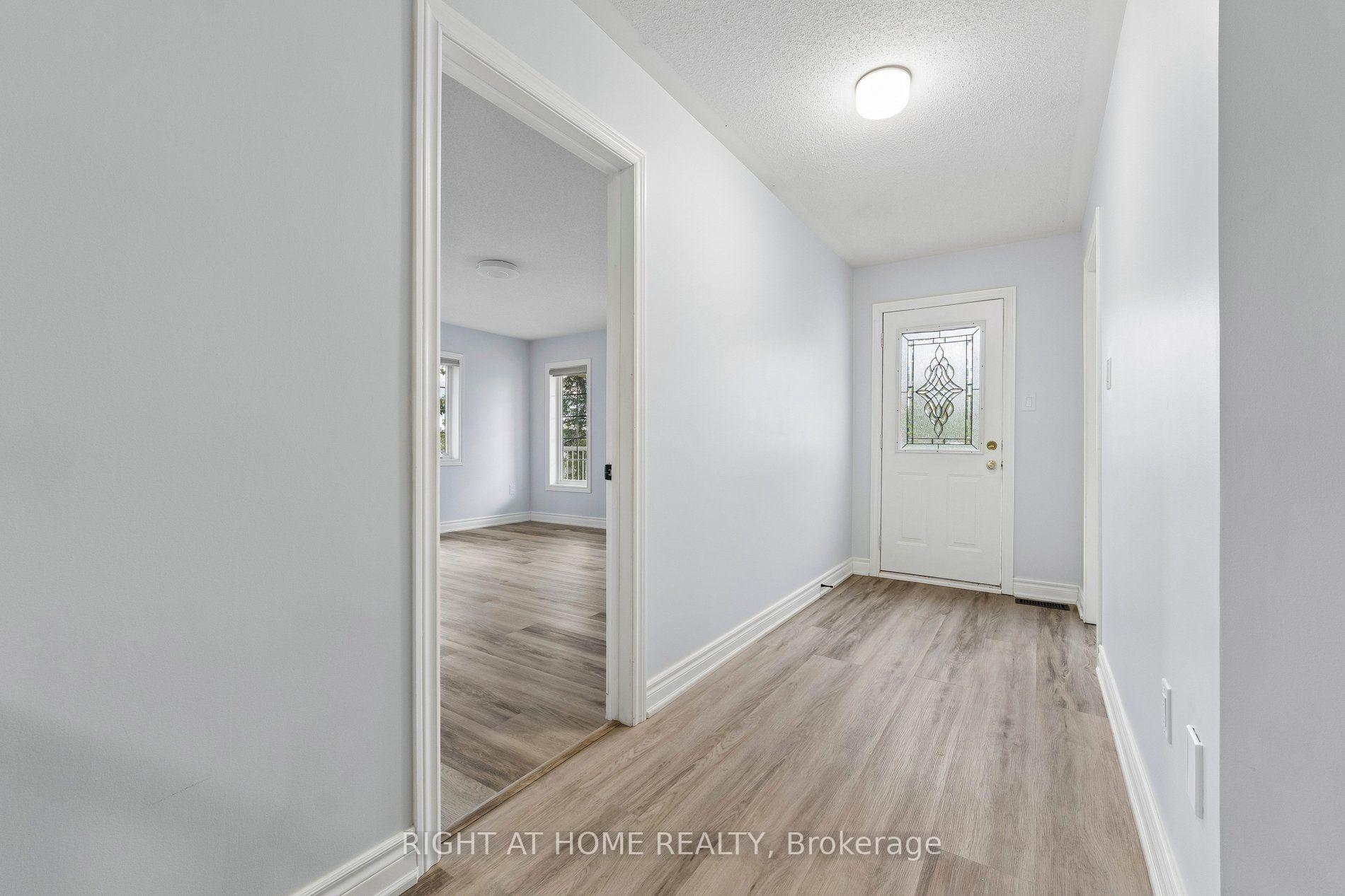 Photo 26 of 23 Croxall Boulevard, Whitby, Brooklin — HOMEH