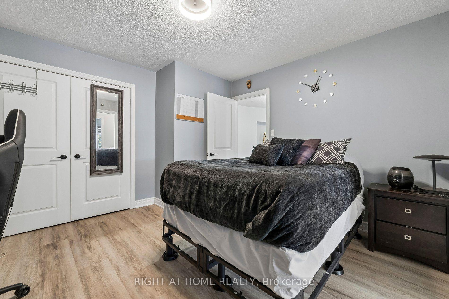 Photo 27 of 23 Croxall Boulevard, Whitby, Brooklin — HOMEH