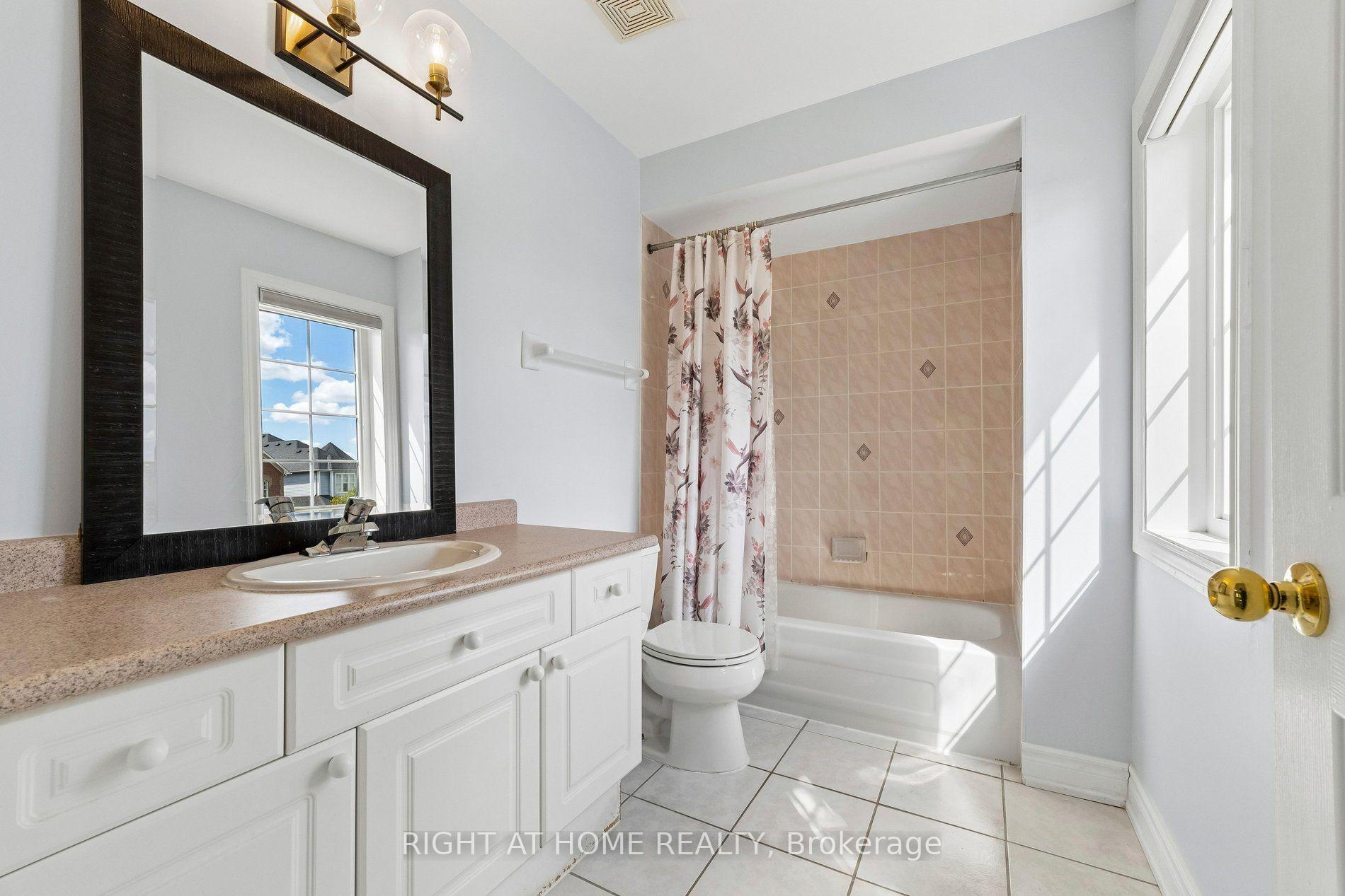 Photo 36 of 23 Croxall Boulevard, Whitby, Brooklin — HOMEH