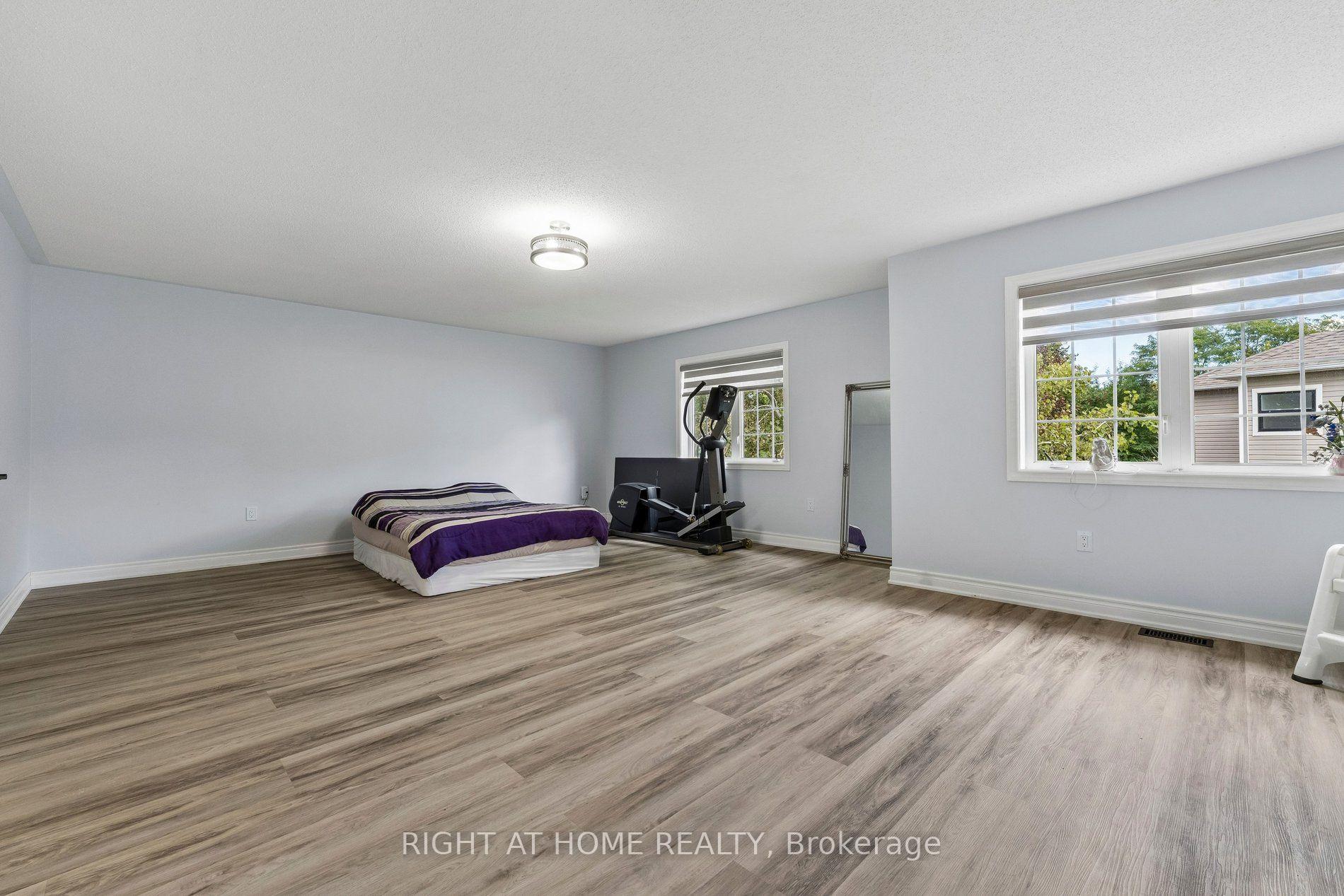 Photo 41 of 23 Croxall Boulevard, Whitby, Brooklin — HOMEH
