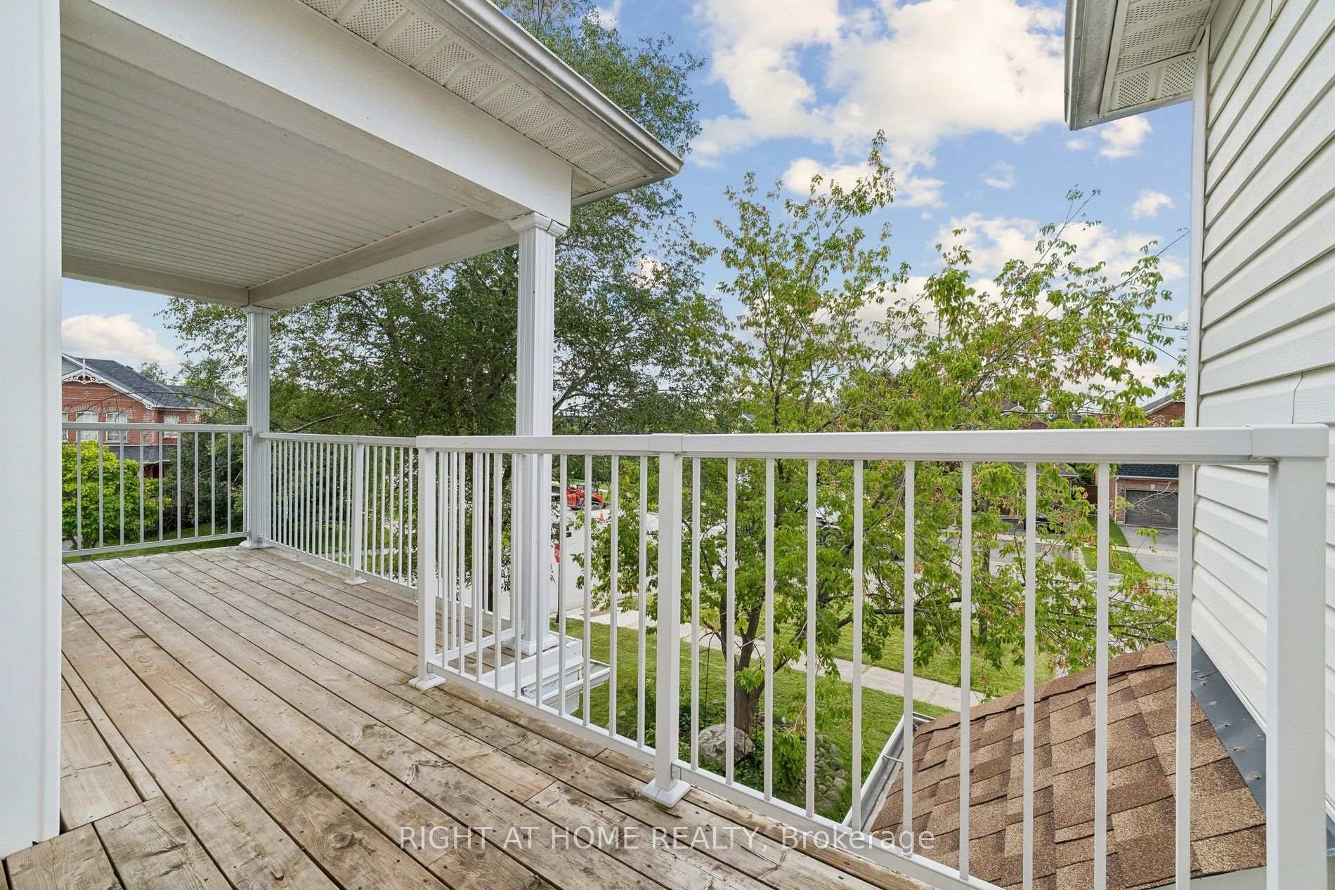 Photo 38 of 23 Croxall Boulevard, Whitby, Brooklin — HOMEH
