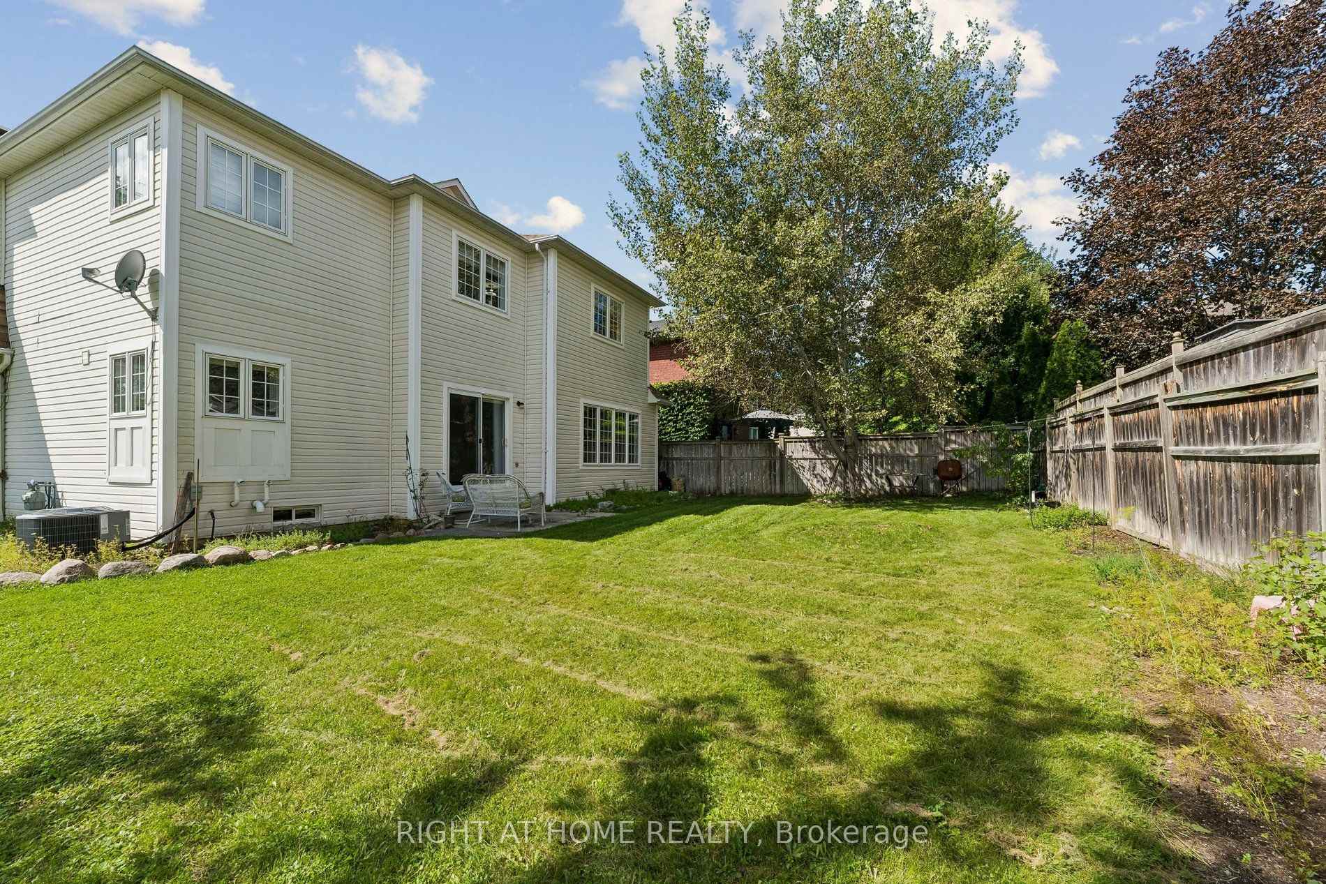 Photo 47 of 23 Croxall Boulevard, Whitby, Brooklin — HOMEH
