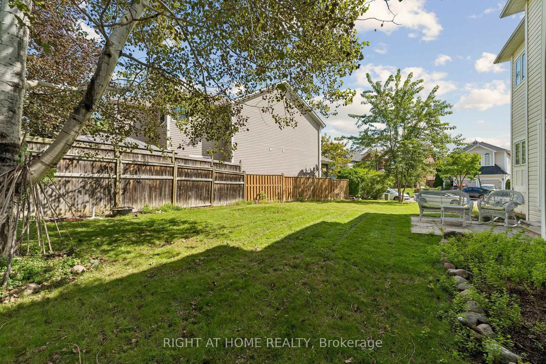 Photo 48 of 23 Croxall Boulevard, Whitby, Brooklin — HOMEH