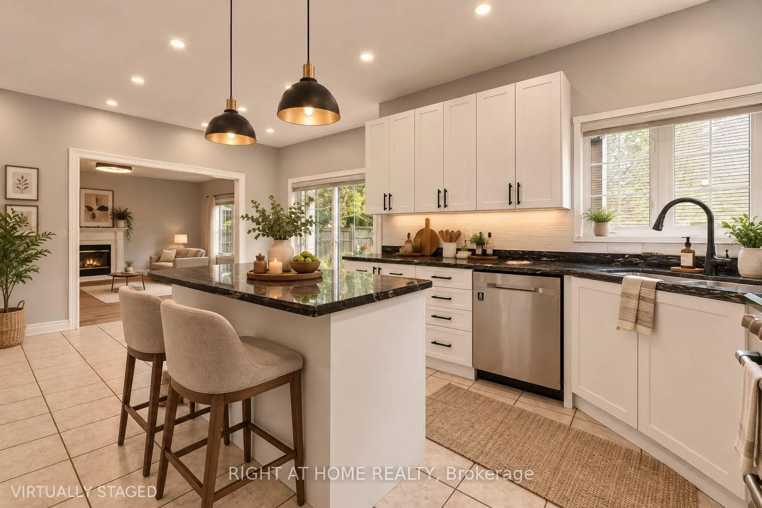 Photo 16 of 23 Croxall Boulevard, Whitby, Brooklin — HOMEH
