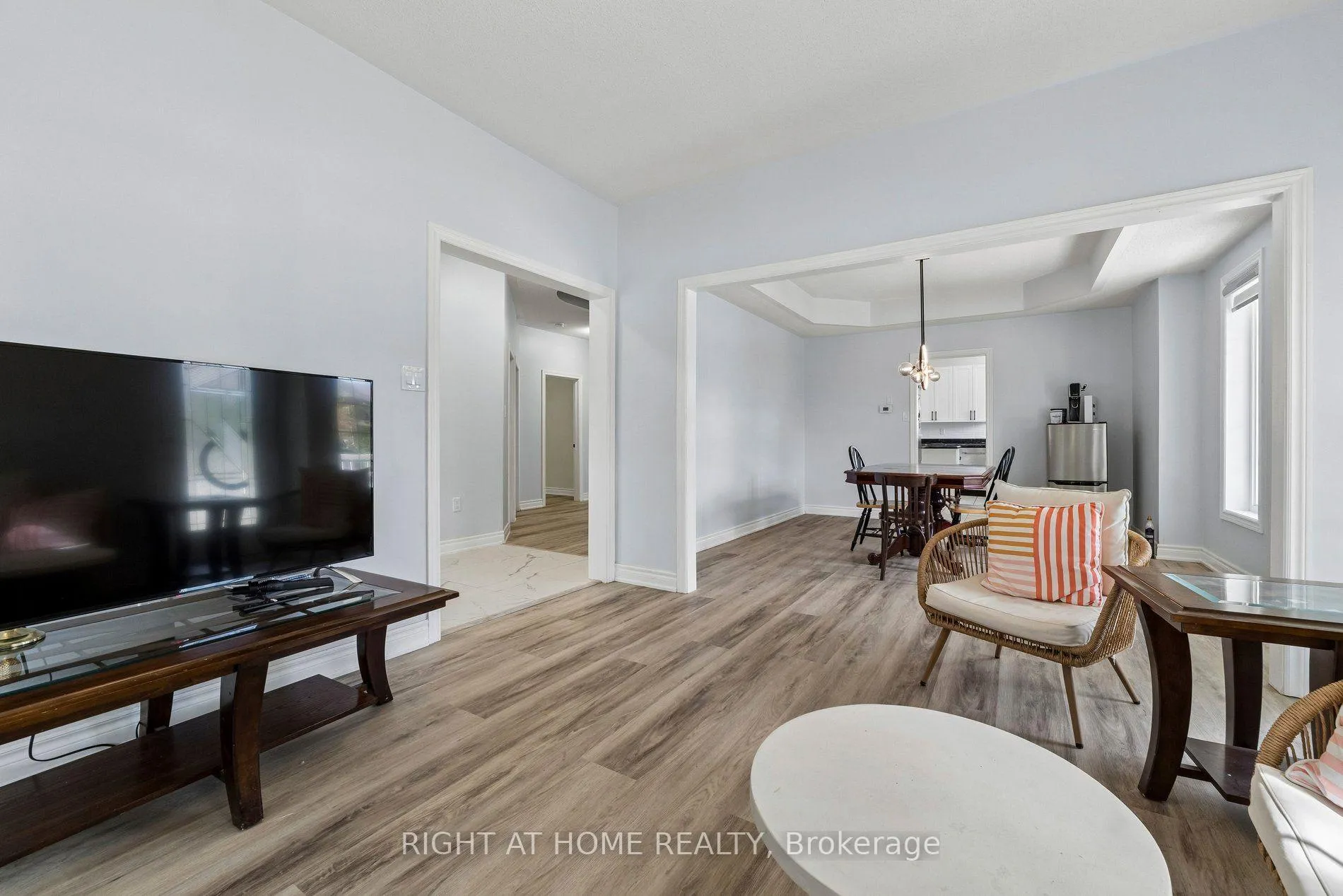 Photo 20 of 23 Croxall Boulevard, Whitby, Brooklin — HOMEH