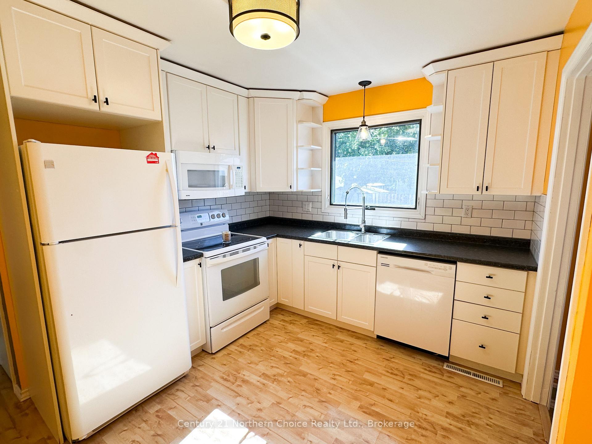 Photo 5 of 46 Dickenson Road, Red Lake — HOMEH