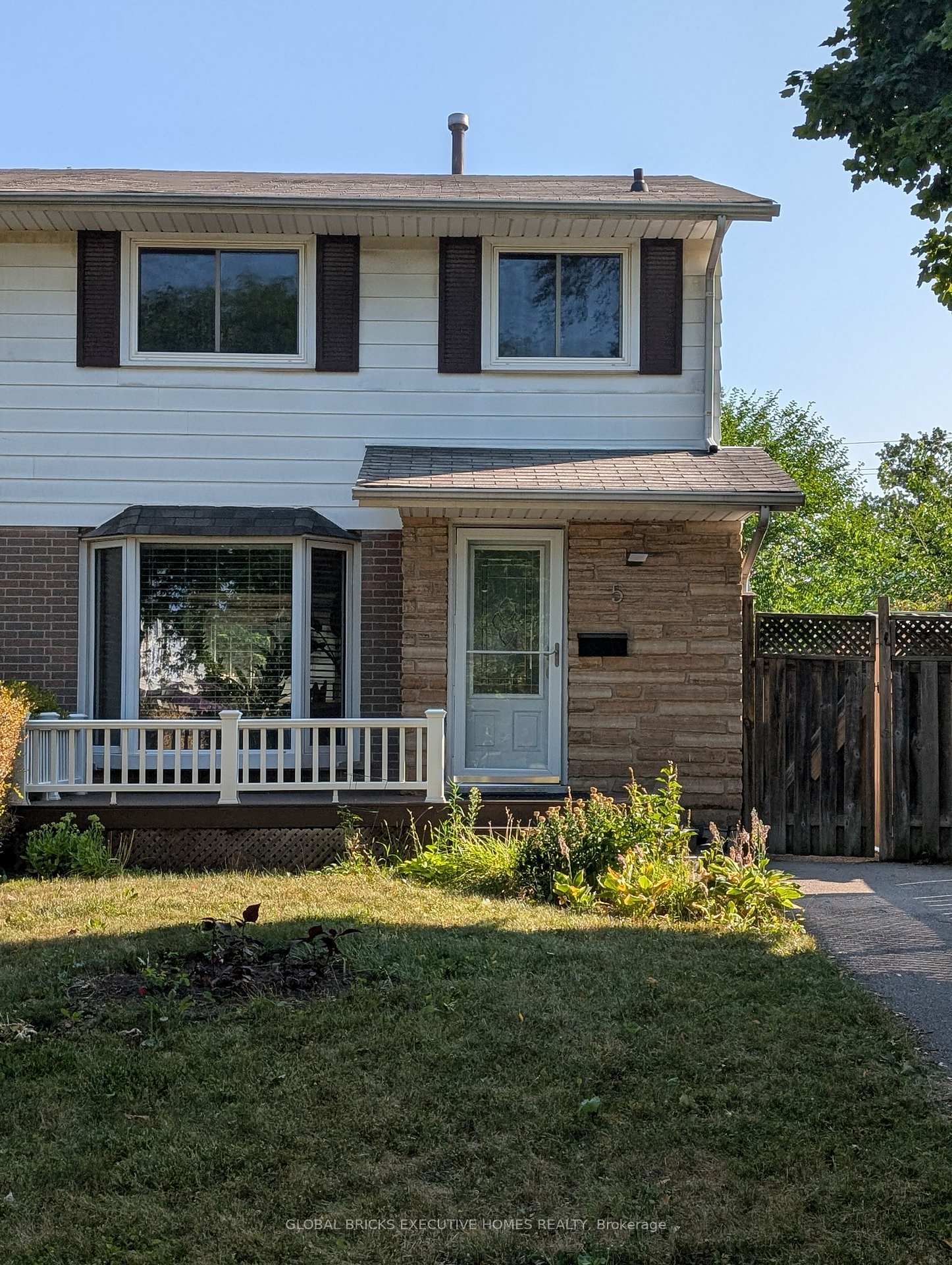 Photo 1 of Unit Room#2, 5 Onslow Court, Oakville, College Park — HOMEH