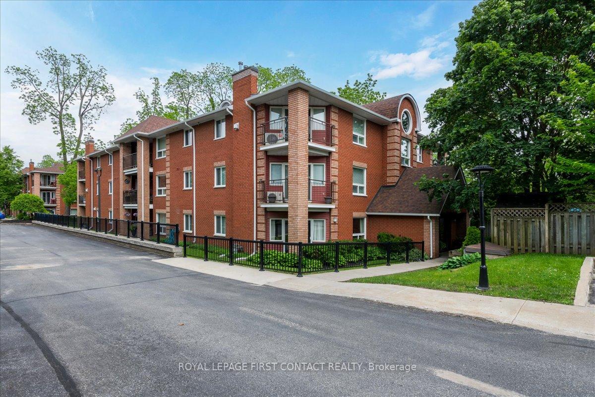 Front of Unit 102, 131 Clapperton Street