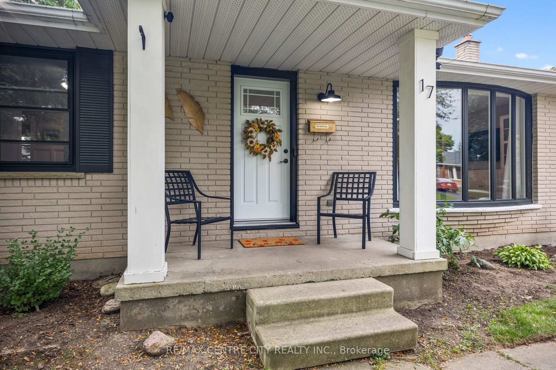 Photo 4 of 17 Butler Drive, St. Thomas — HOMEH