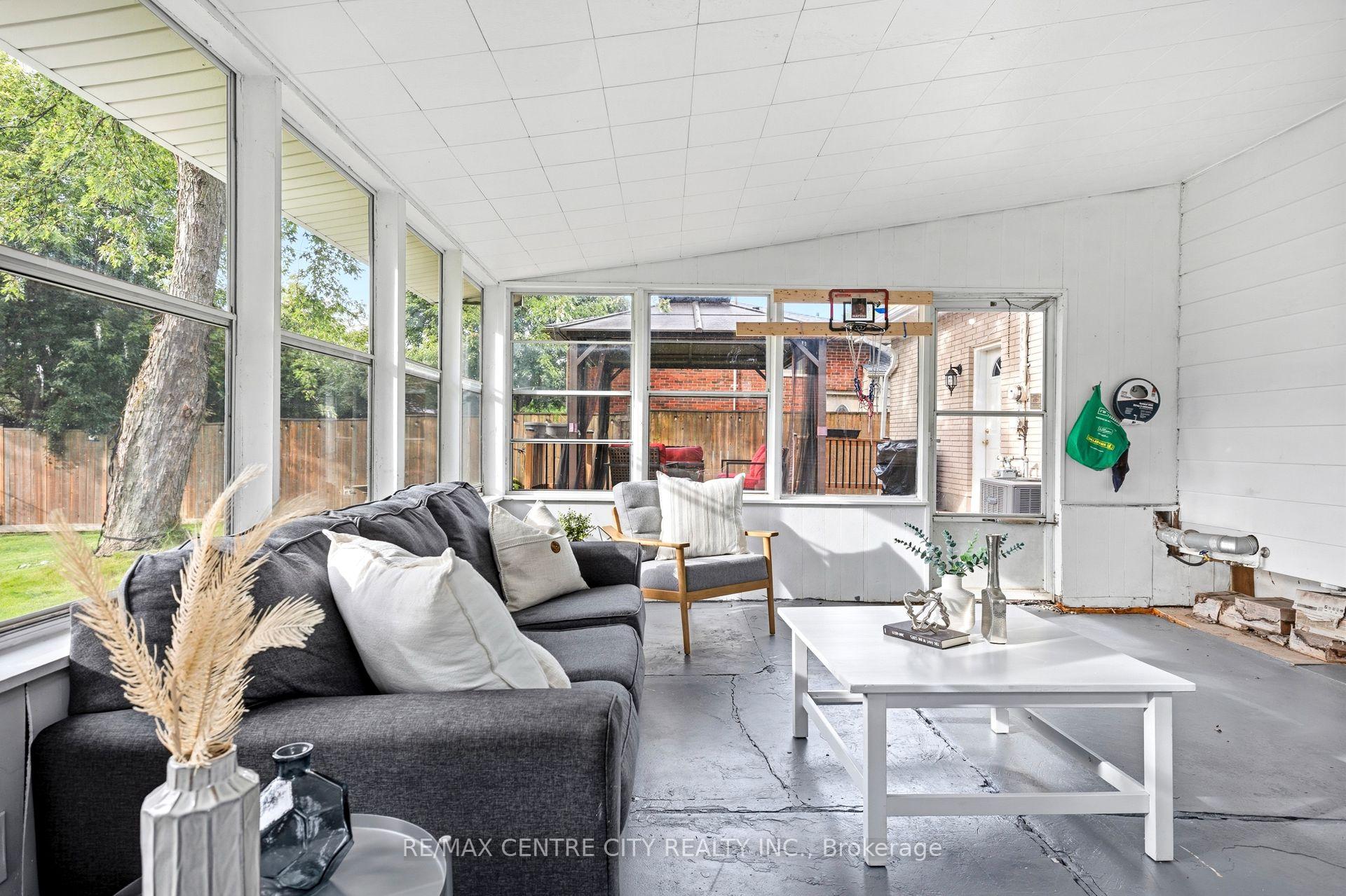 Photo 10 of 17 Butler Drive, St. Thomas — HOMEH