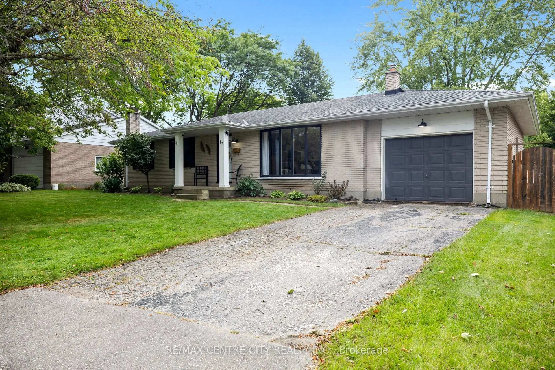 Photo 5 of 17 Butler Drive, St. Thomas — HOMEH