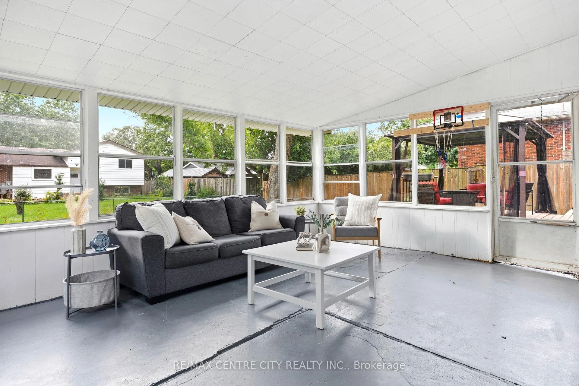 Photo 12 of 17 Butler Drive, St. Thomas — HOMEH