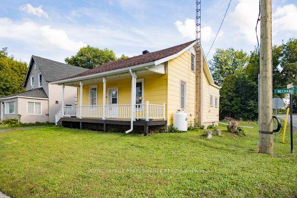 Photo 3 of 24 Mechanic Street W, North Glengarry, Maxville — HOMEH