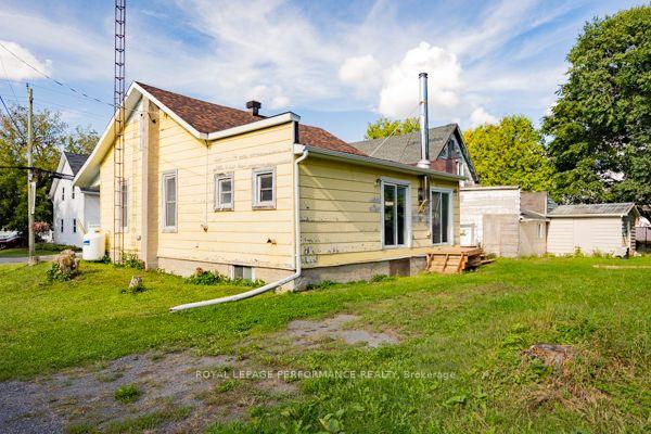 Photo 4 of 24 Mechanic Street W, North Glengarry, Maxville — HOMEH