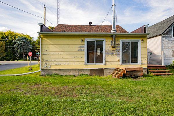 Photo 5 of 24 Mechanic Street W, North Glengarry, Maxville — HOMEH
