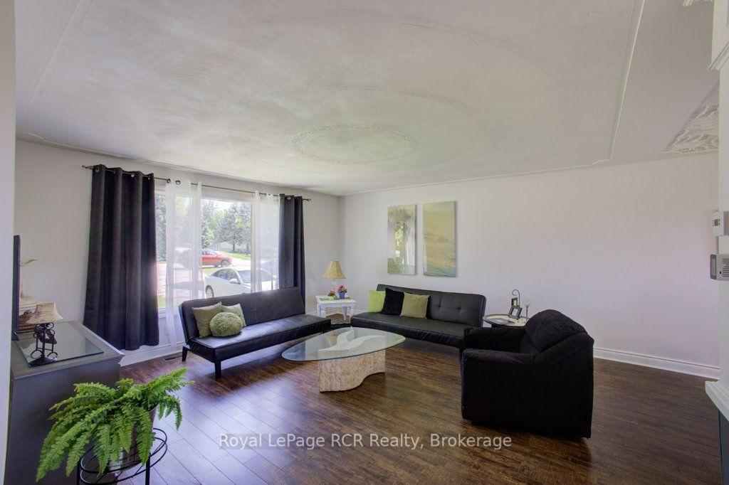 Photo 6 of 15 Booth Street E, Mapleton, Rural Mapleton — HOMEH
