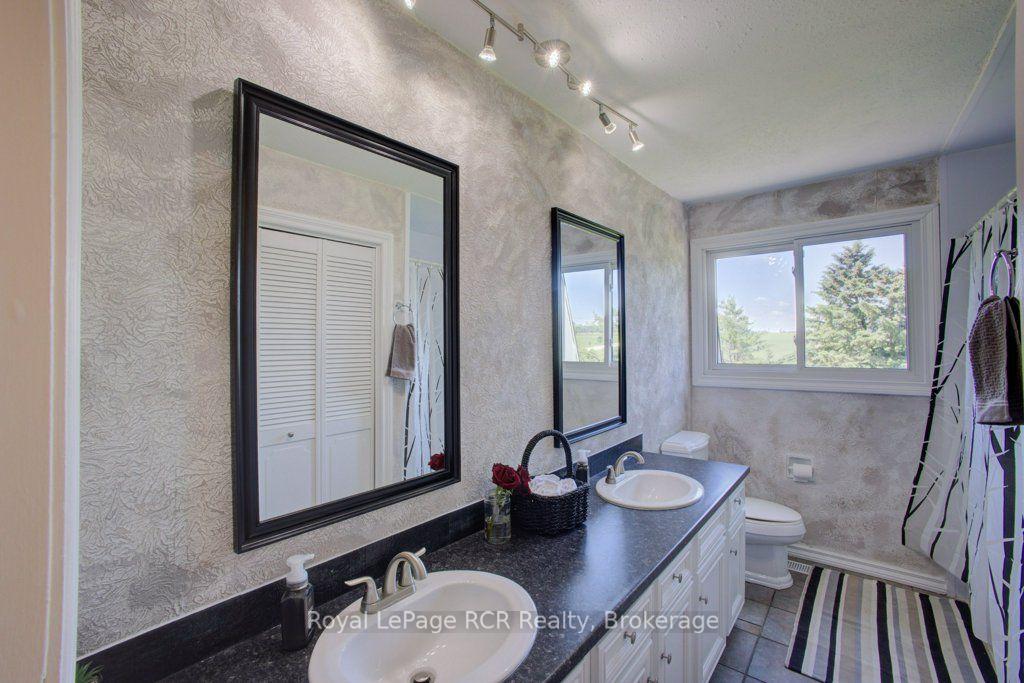 Photo 16 of 15 Booth Street E, Mapleton, Rural Mapleton — HOMEH
