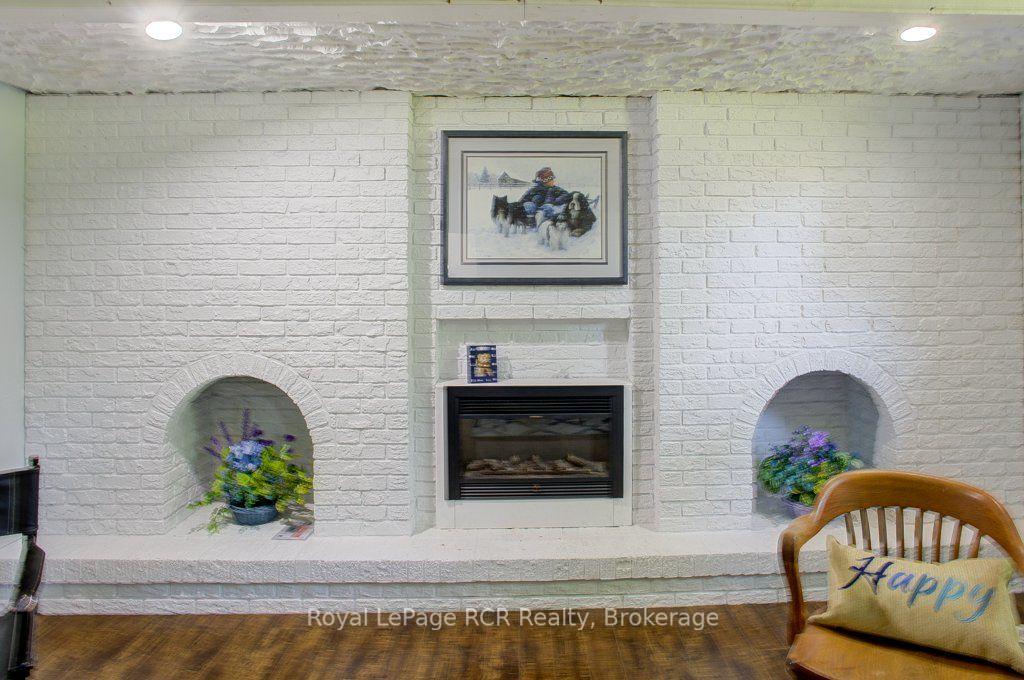 Photo 24 of 15 Booth Street E, Mapleton, Rural Mapleton — HOMEH