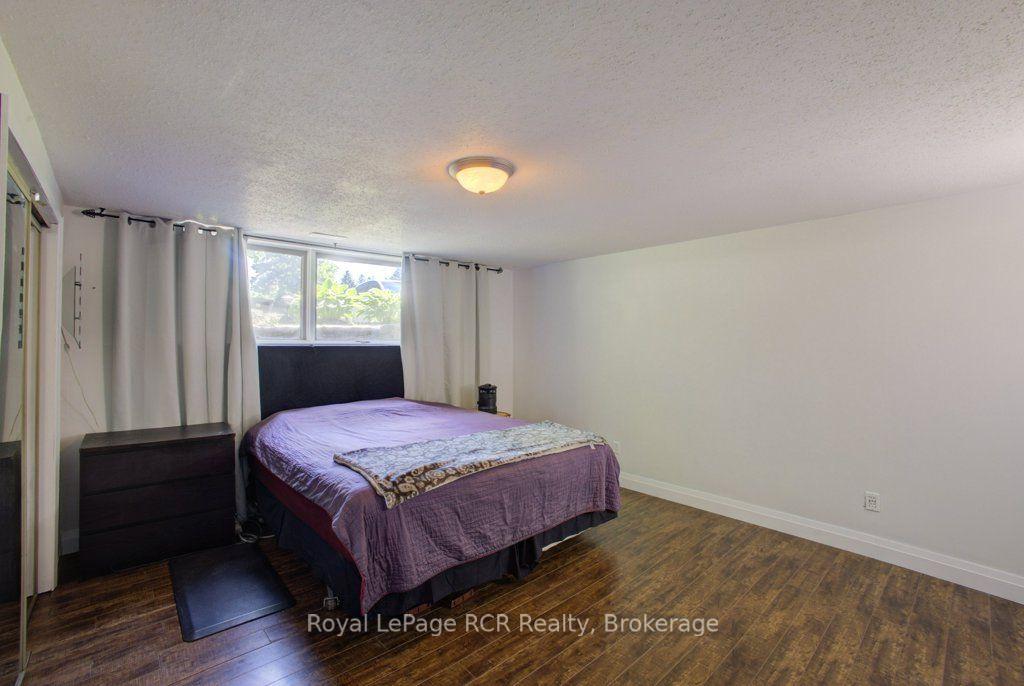 Photo 25 of 15 Booth Street E, Mapleton, Rural Mapleton — HOMEH