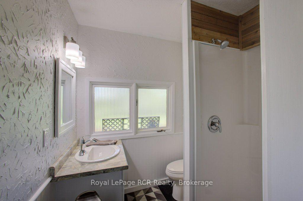 Photo 27 of 15 Booth Street E, Mapleton, Rural Mapleton — HOMEH