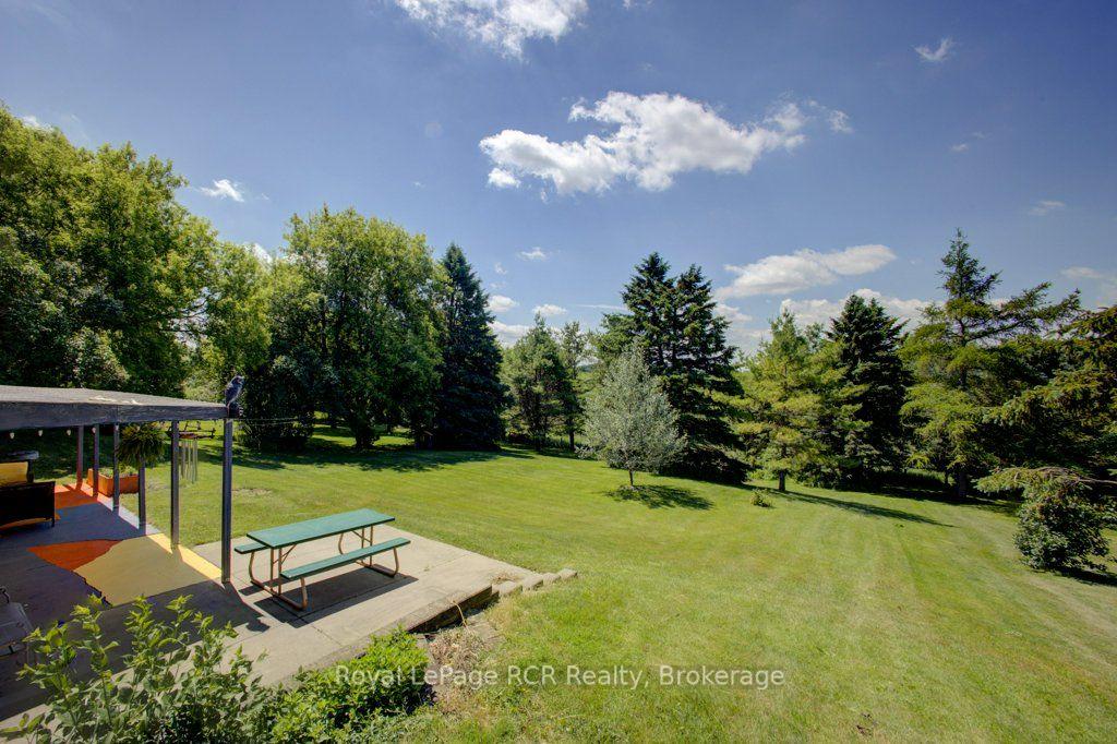 Photo 31 of 15 Booth Street E, Mapleton, Rural Mapleton — HOMEH