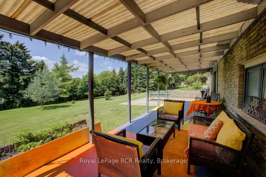 Photo 34 of 15 Booth Street E, Mapleton, Rural Mapleton — HOMEH