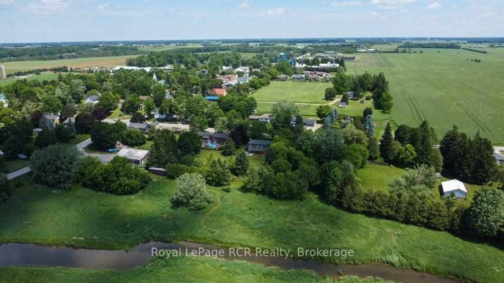 Photo 40 of 15 Booth Street E, Mapleton, Rural Mapleton — HOMEH