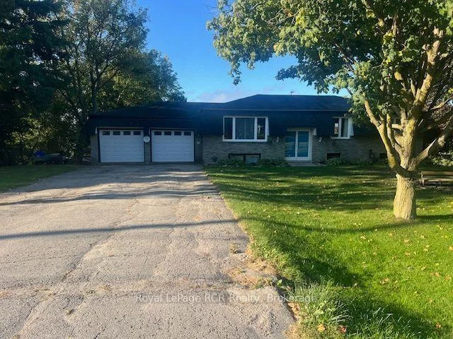 Photo 2 of 15 Booth Street E, Mapleton, Rural Mapleton — HOMEH