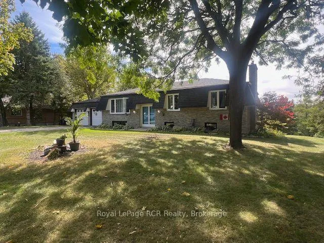 Photo 4 of 15 Booth Street E, Mapleton, Rural Mapleton — HOMEH