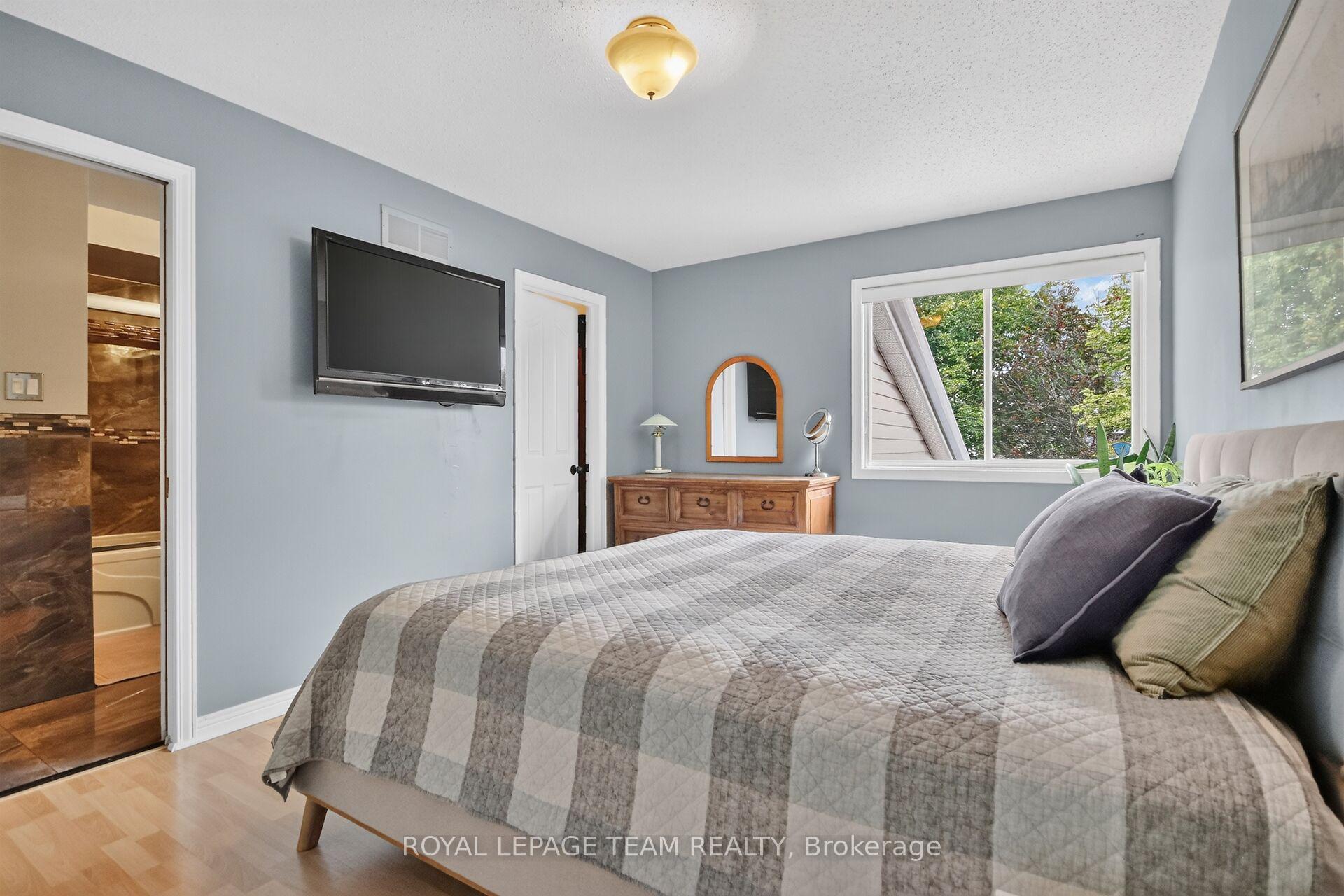 Photo 24 of 23 Grassy Plains Drive, Ottawa, Kanata - Emerald Meadows/Trailwest — HOMEH