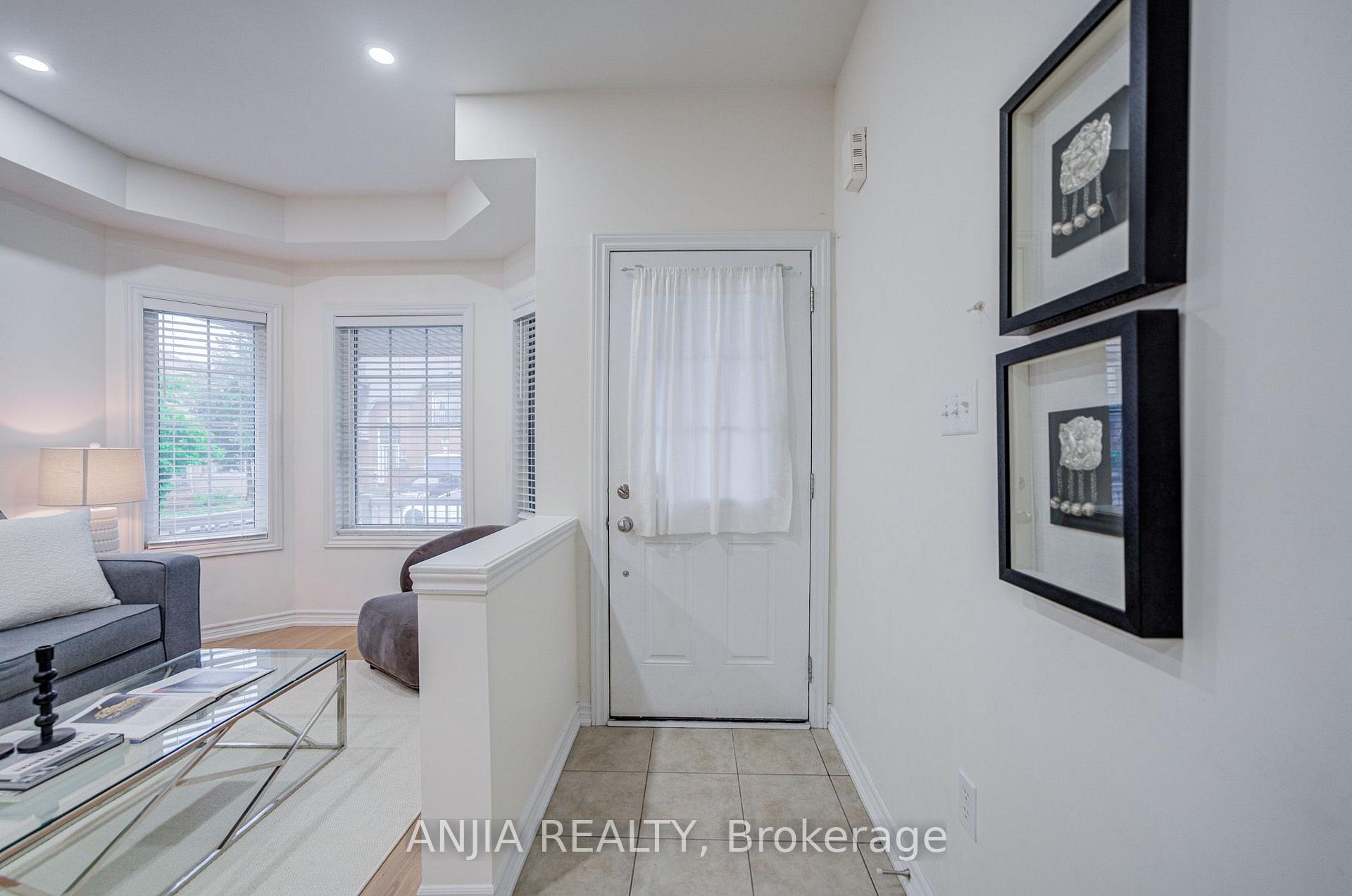 Photo 3 of 719 Hammersly Boulevard, Markham, Wismer — HOMEH