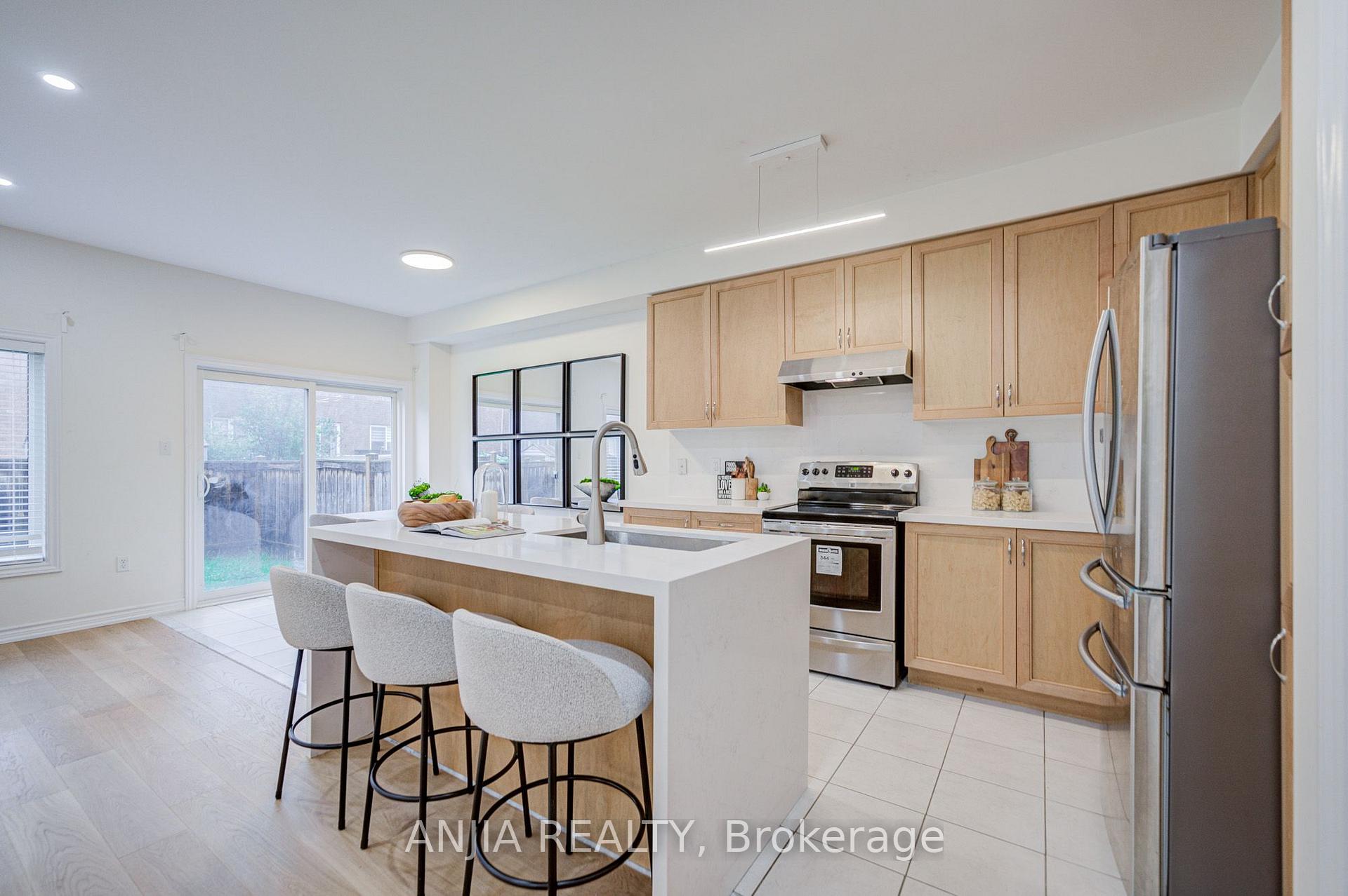 Photo 15 of 719 Hammersly Boulevard, Markham, Wismer — HOMEH