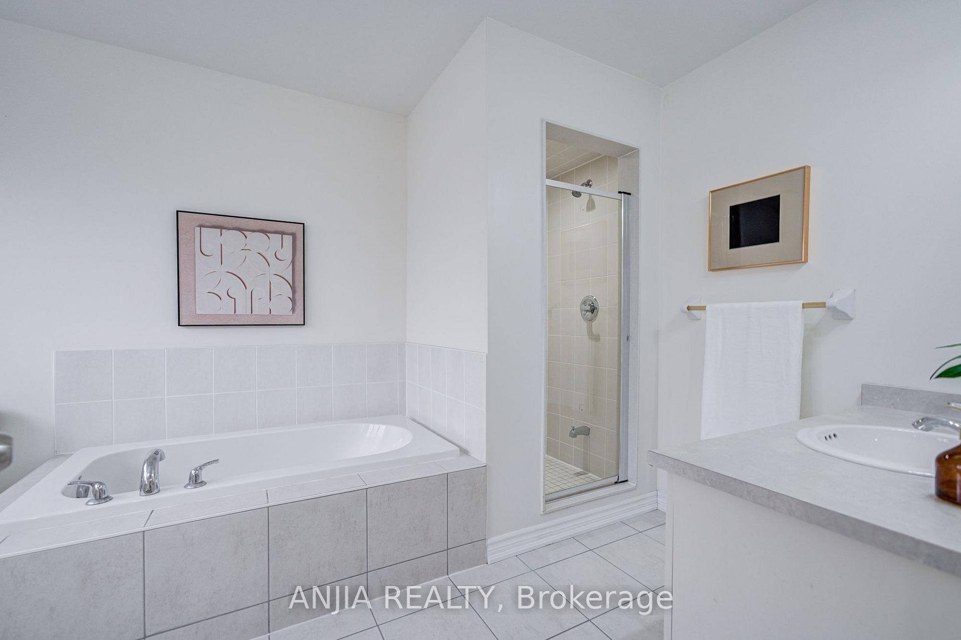 Photo 17 of 719 Hammersly Boulevard, Markham, Wismer — HOMEH