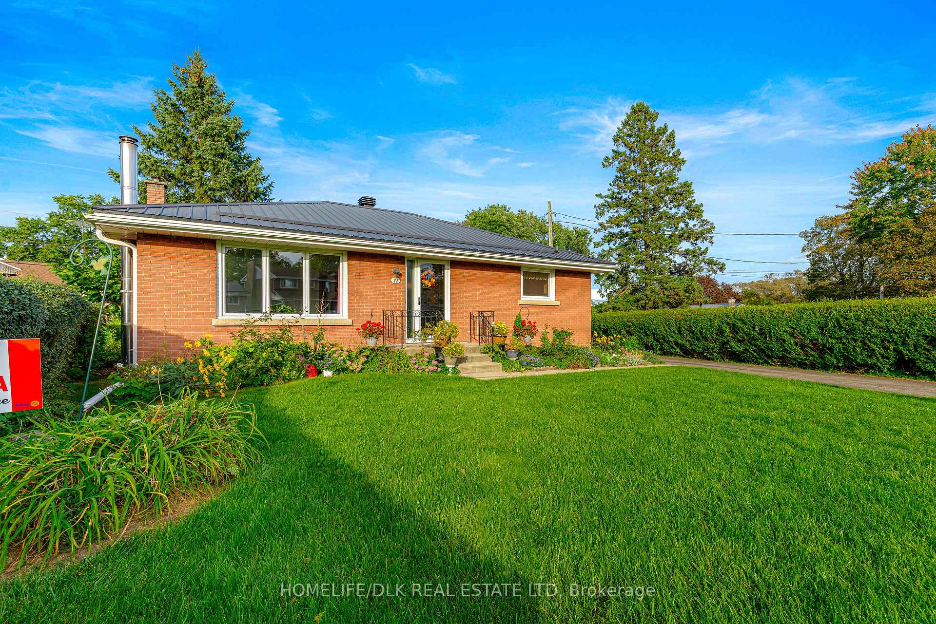 Photo 2 of 11 Fairmont Place, Brockville, Brockville — HOMEH