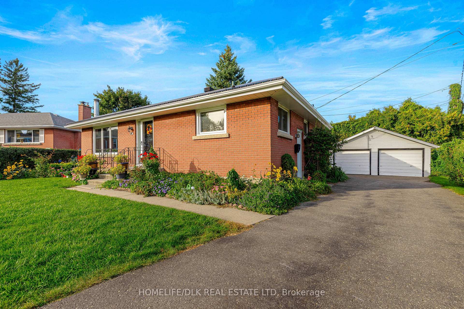 Photo 3 of 11 Fairmont Place, Brockville, Brockville — HOMEH
