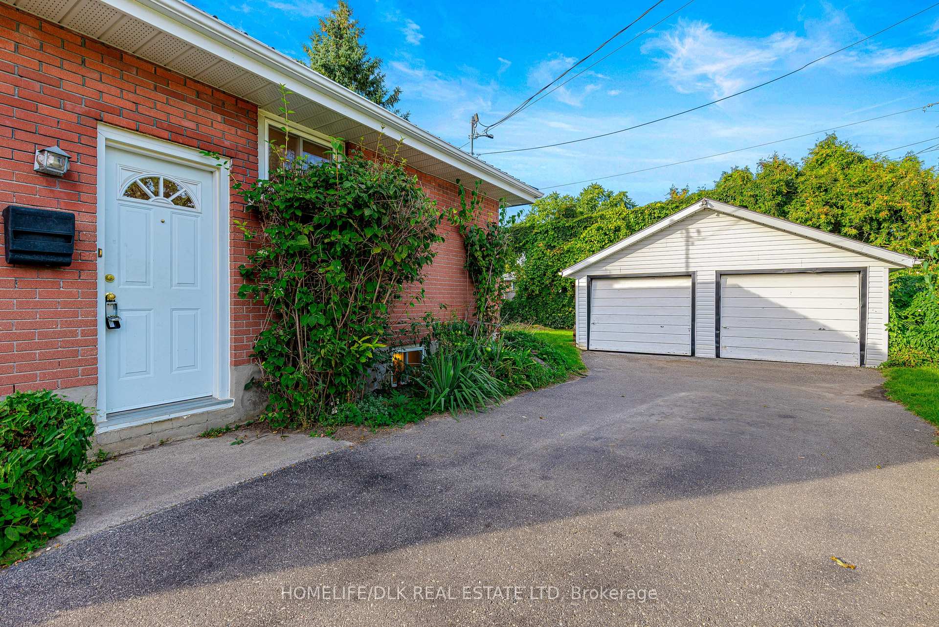 Photo 4 of 11 Fairmont Place, Brockville, Brockville — HOMEH