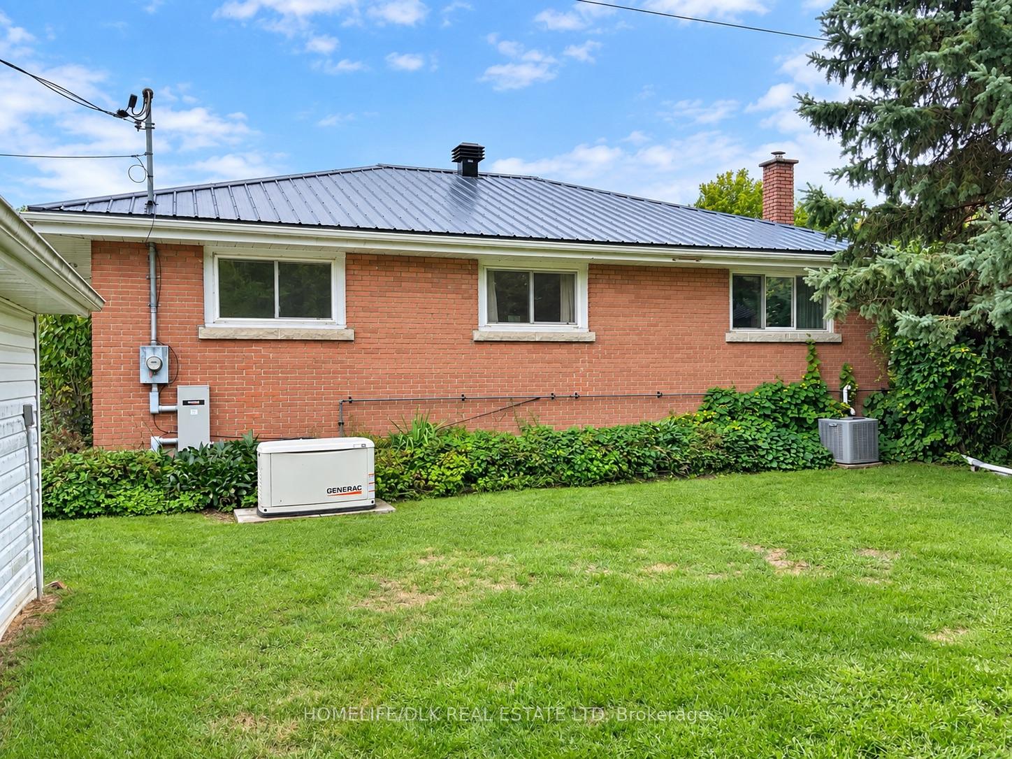 Photo 5 of 11 Fairmont Place, Brockville, Brockville — HOMEH