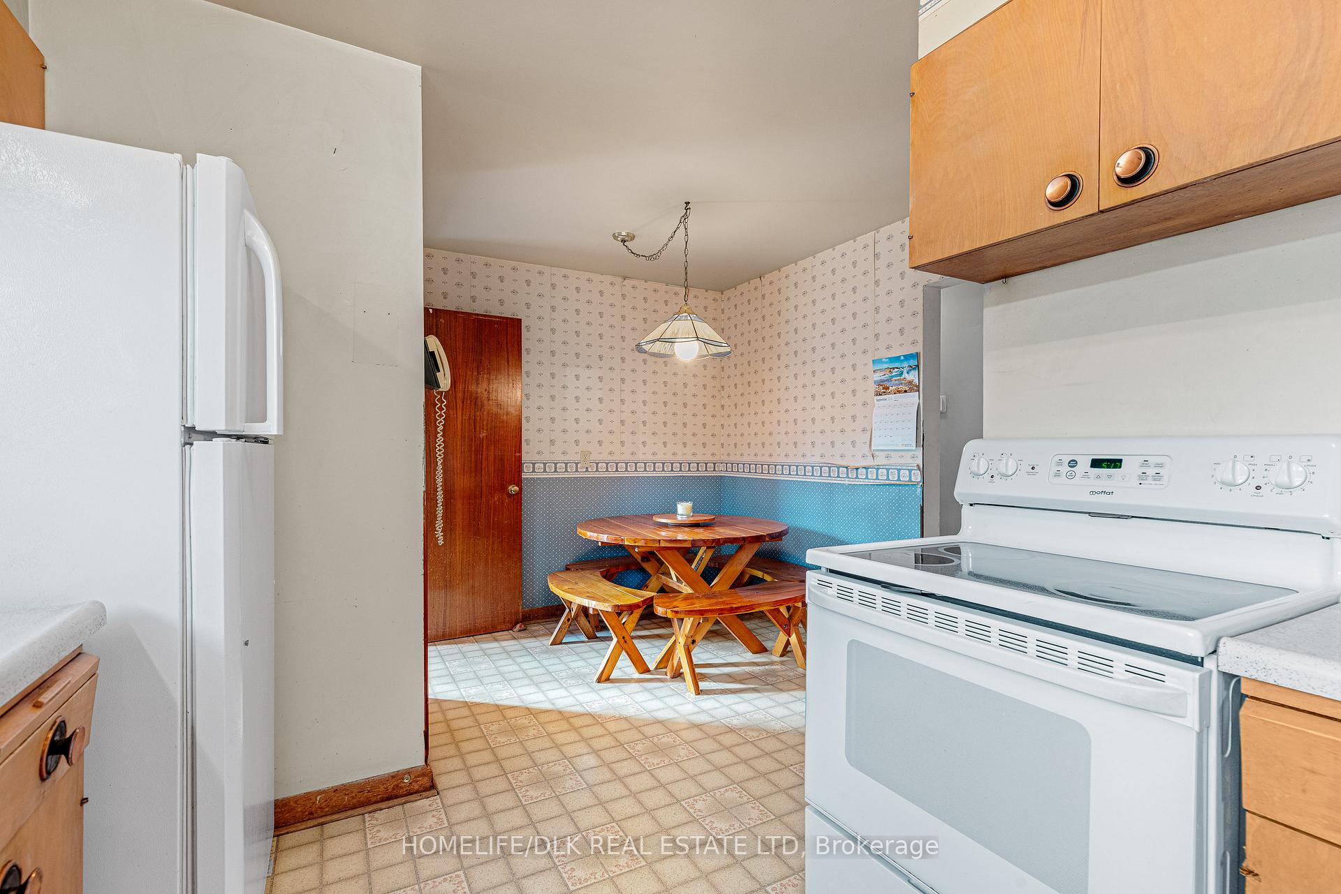 Photo 14 of 11 Fairmont Place, Brockville, Brockville — HOMEH