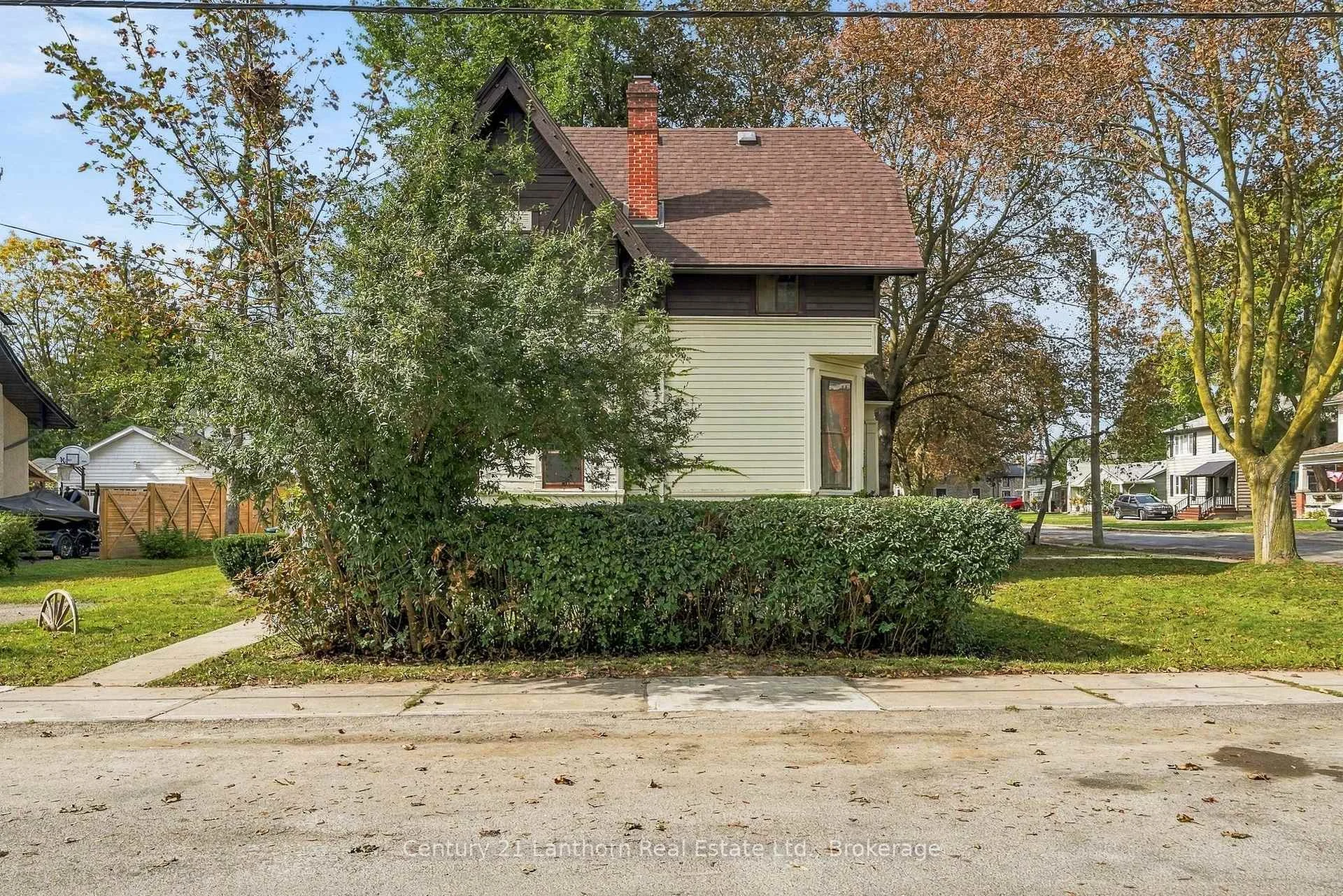 Photo 10 of 77 Queen Street, Belleville, Belleville Ward — HOMEH