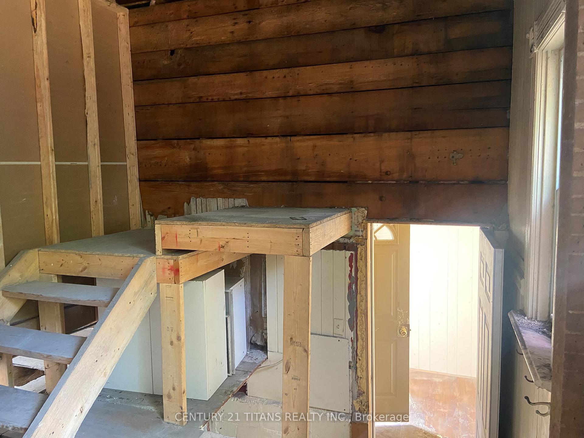 Photo 4 of 135 Edgar Street, Chatham-Kent — HOMEH