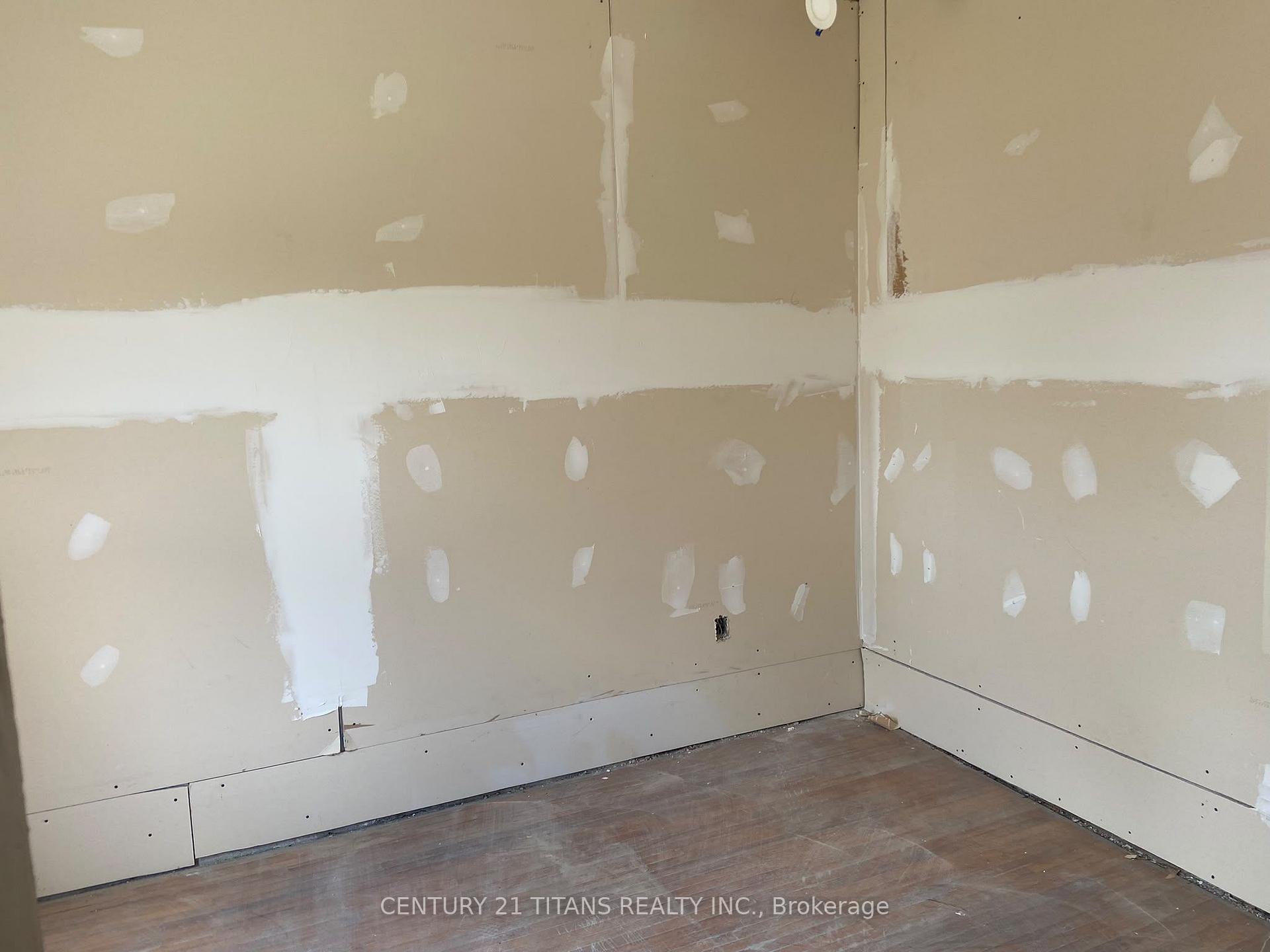 Photo 5 of 135 Edgar Street, Chatham-Kent — HOMEH