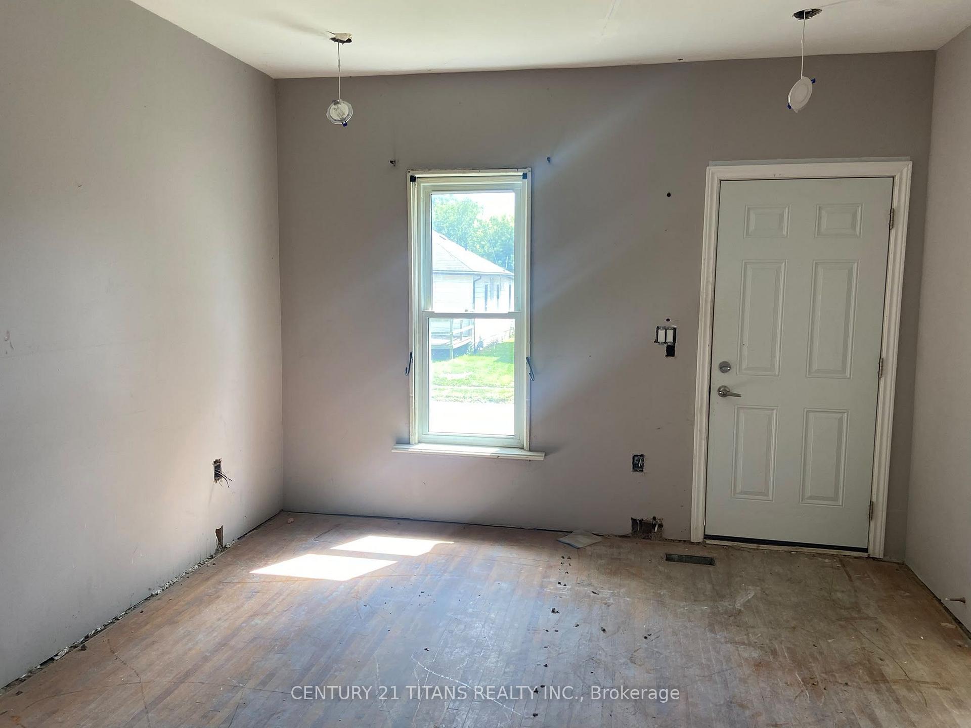 Photo 6 of 135 Edgar Street, Chatham-Kent — HOMEH