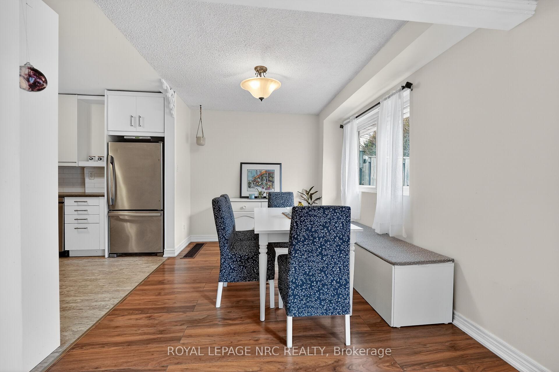 Photo 8 of Unit 4, 453 Woodview Road, Burlington, Roseland — HOMEH