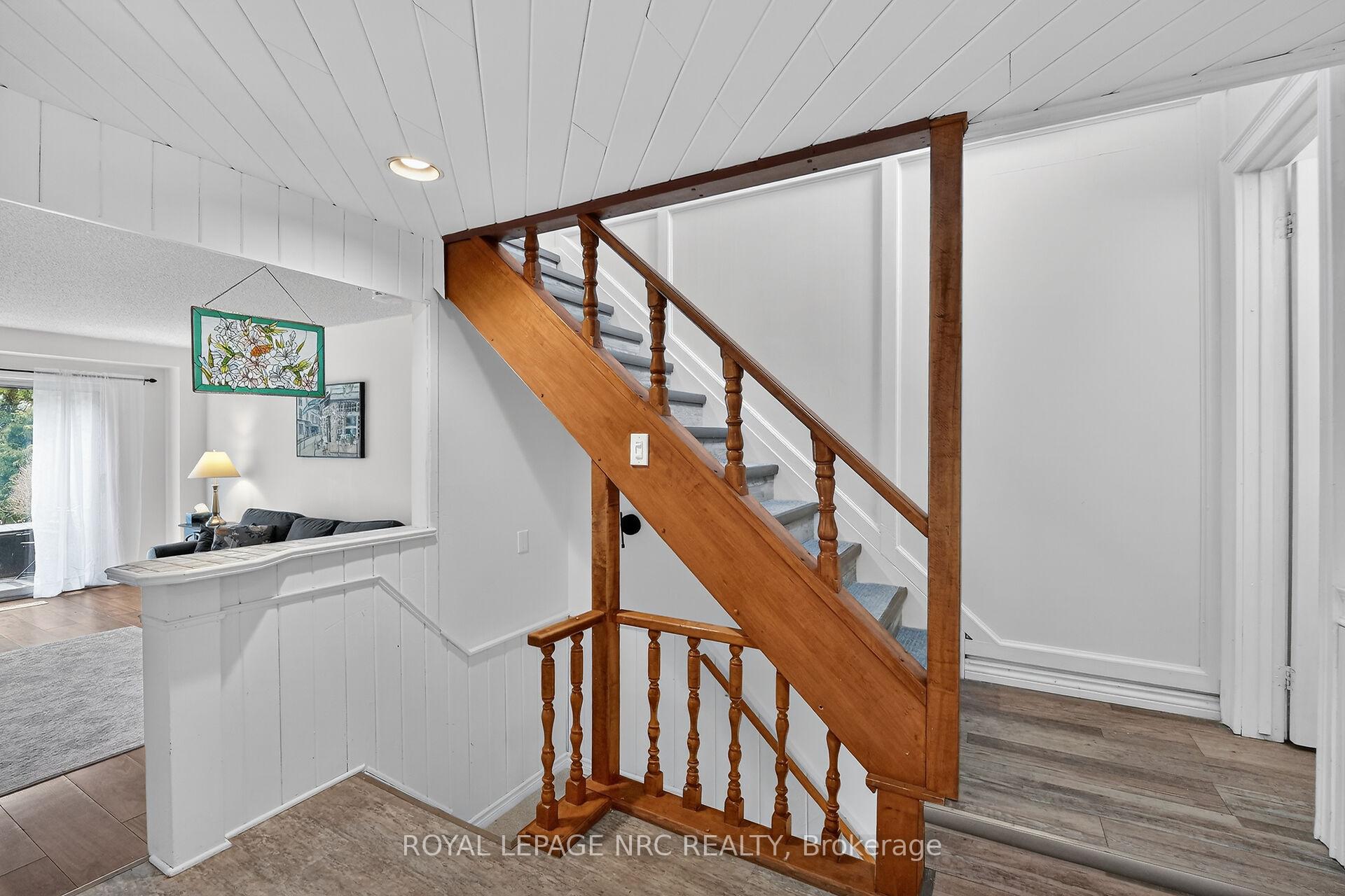 Photo 14 of Unit 4, 453 Woodview Road, Burlington, Roseland — HOMEH