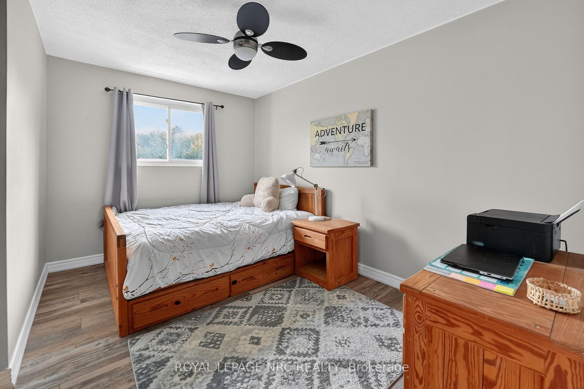 Photo 18 of Unit 4, 453 Woodview Road, Burlington, Roseland — HOMEH