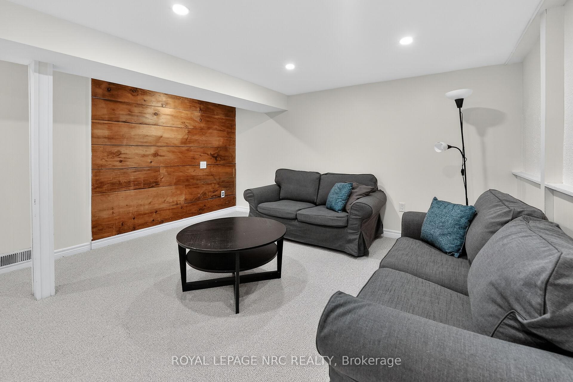 Photo 28 of Unit 4, 453 Woodview Road, Burlington, Roseland — HOMEH
