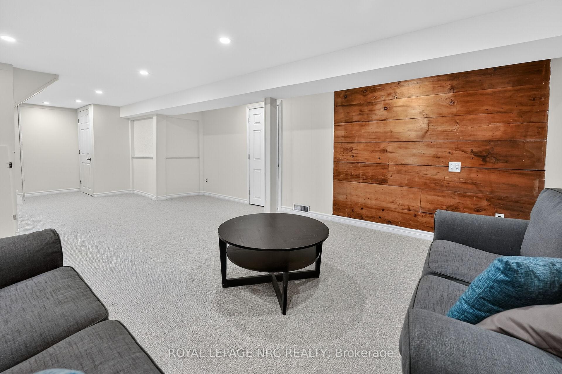 Photo 29 of Unit 4, 453 Woodview Road, Burlington, Roseland — HOMEH