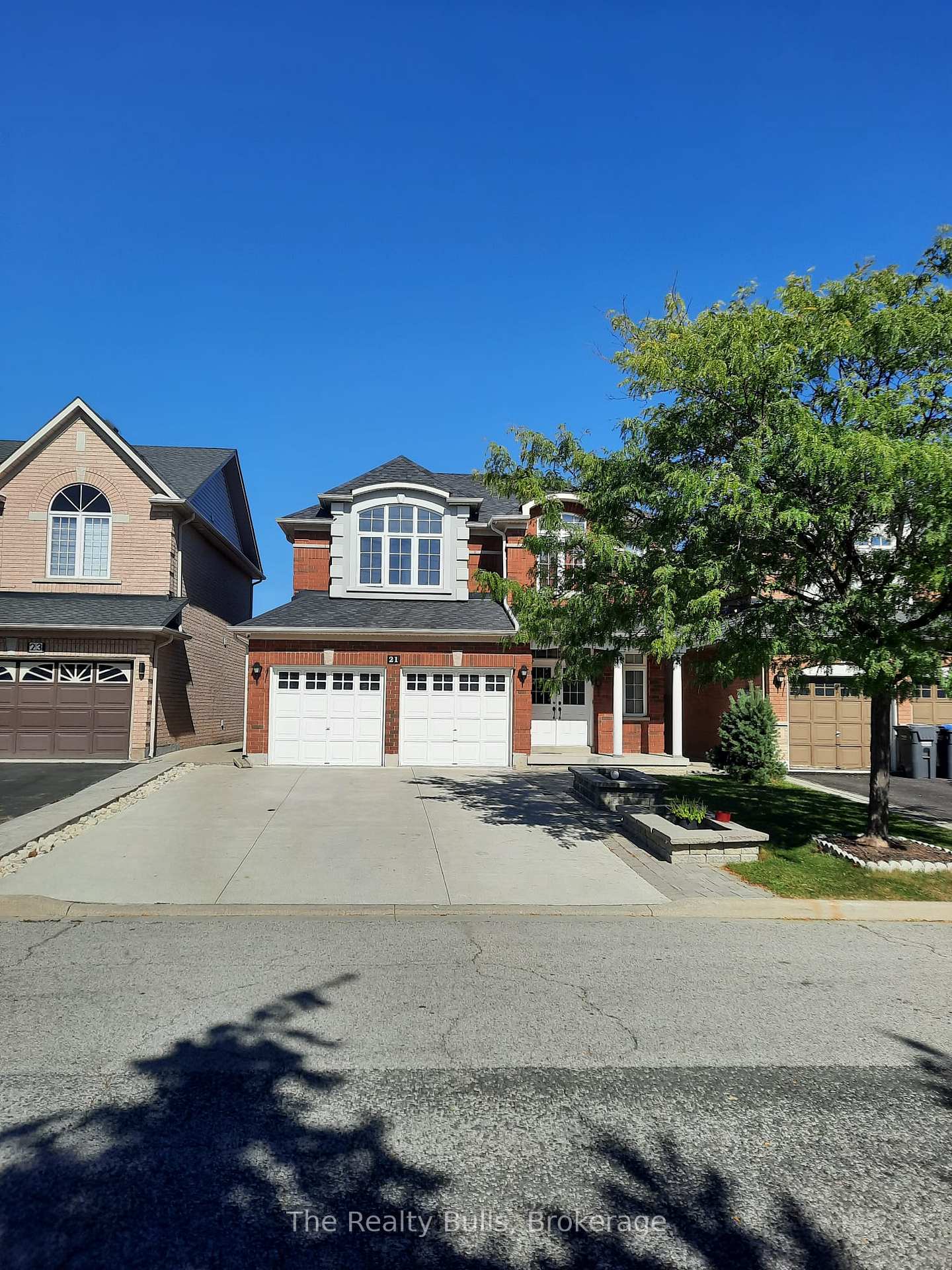 Photo 1 of 21 Arctic Fox Crescent, Brampton, Sandringham-Wellington — HOMEH