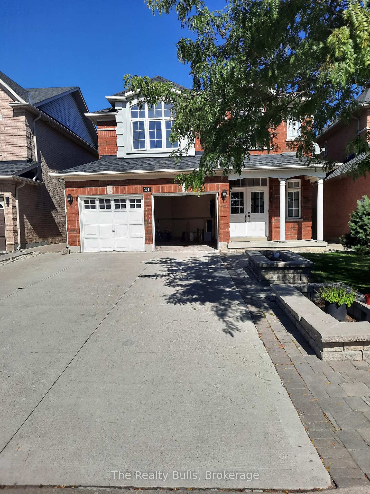 Photo 2 of 21 Arctic Fox Crescent, Brampton, Sandringham-Wellington — HOMEH